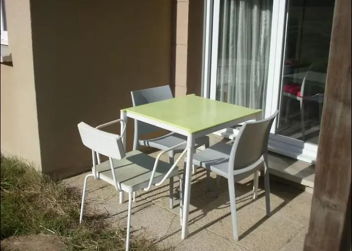 Standing Avec Terrasse Pres De Honfleur Parking Et Piscine Équemauville